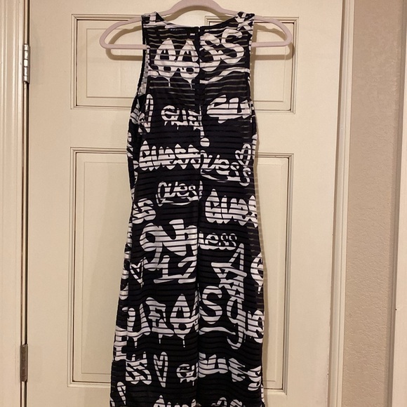 Guess Los Angeles fully lined with built in padded shelf bra dress. Size 10 - Picture 2 of 8